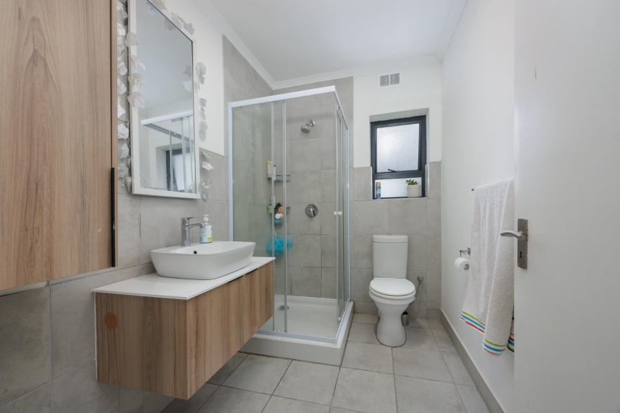 5 Bedroom Property for Sale in Rustdal Western Cape